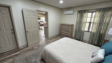 4 bedrooms, WiFi, bed sheets