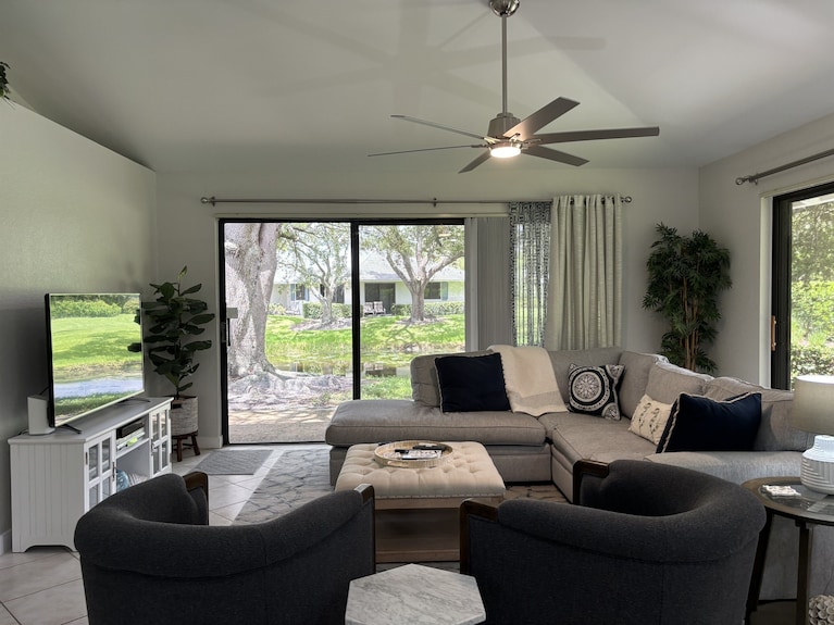 Pool, Pond And Paradise Cottage At Pga National! - Palm Beach Gardens, FL