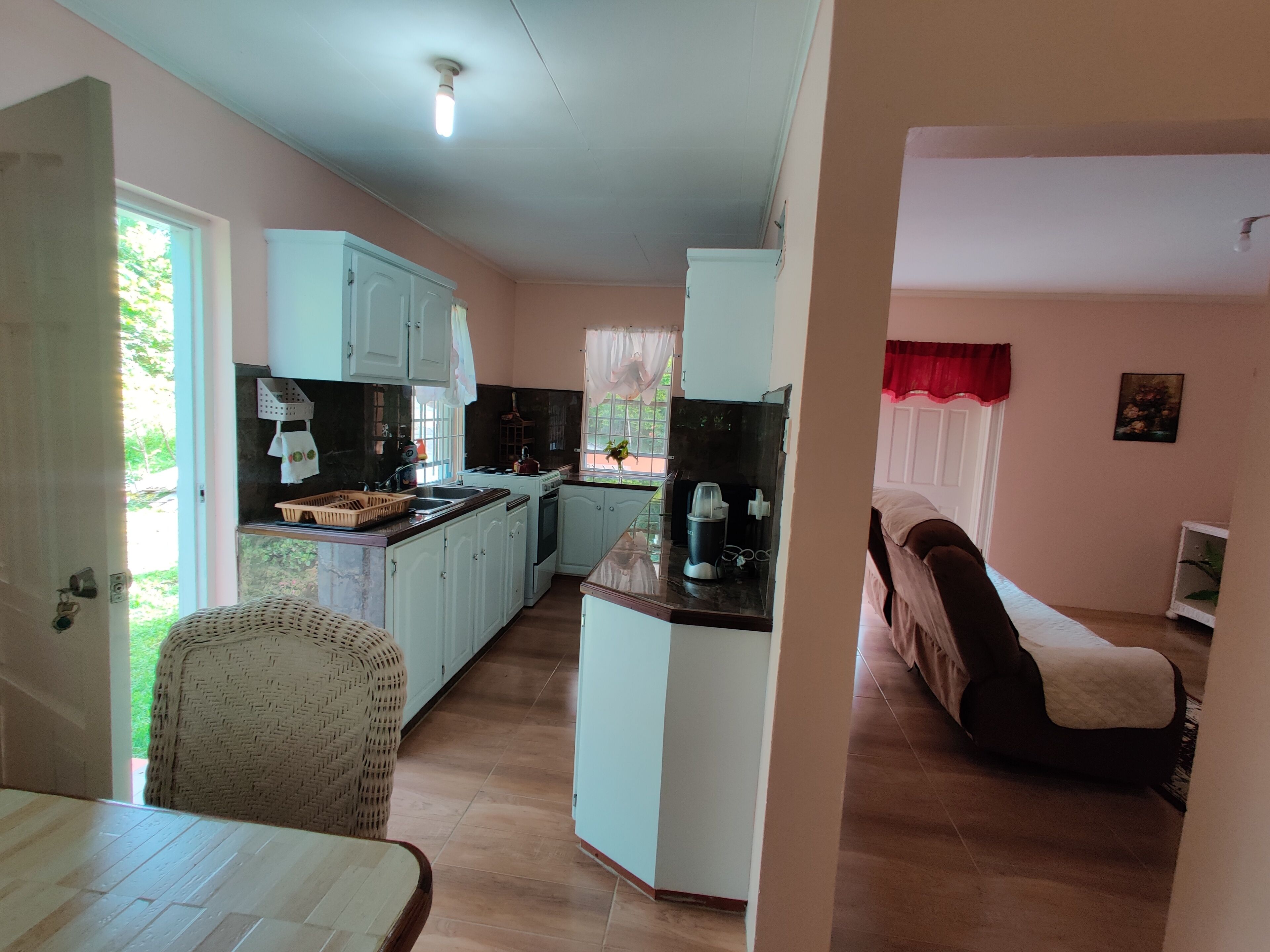 冰箱、微波炉、烤箱、炉灶