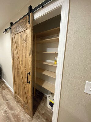 Interior - NEWLY Remodeled Private 2-bedroom mountain house in beautiful Murphy (Murphy)