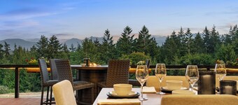 Modern Chalet Lux Home with Mnt Views, Hot Tub & EV Charger