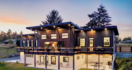 Modern Chalet Lux Home with Mnt Views, Hot Tub & EV Charger