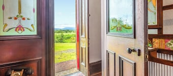 5 bedroom accommodation in Blackwaterfoot