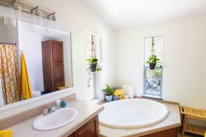 Eco-friendly toiletries, hair dryer, bidet, towels