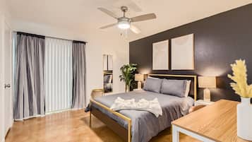 2 habitaciones, escritorio, tabla de planchar con plancha y wifi gratis