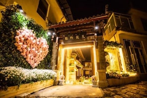 Exterior - Flowers Hotel (Lijiang)