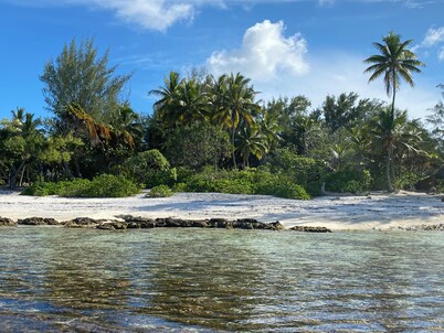 MOOREA CHILL AND BEACH LODGE
