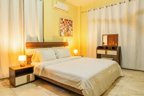 Deluxe Apartment, Courtyard View | 2 bilik tidur, peralatan tempat tidur premium, tilam berlapik, bar mini 