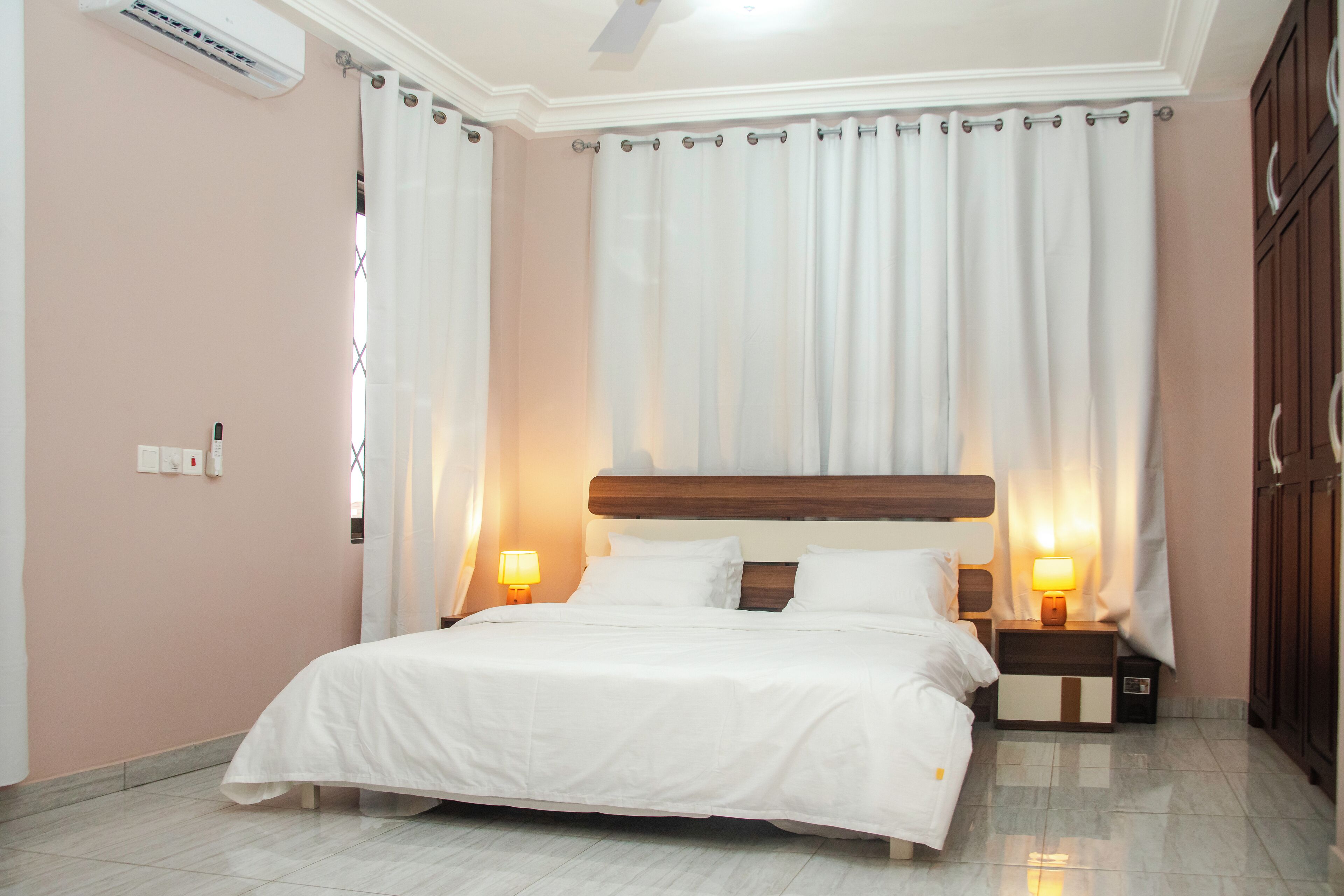 2 bedrooms, premium bedding, pillow-top beds, minibar