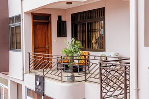 Exterior - Maat Luxury Homes  (Santeo)