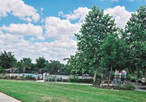 Property grounds - The Munoz Palace

Embrace your vacation safe and peaceful home near to Sea World (San Antonio)