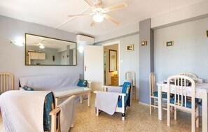 Interior - Awesome apartment in Torrevieja with WiFi (Torrevieja)