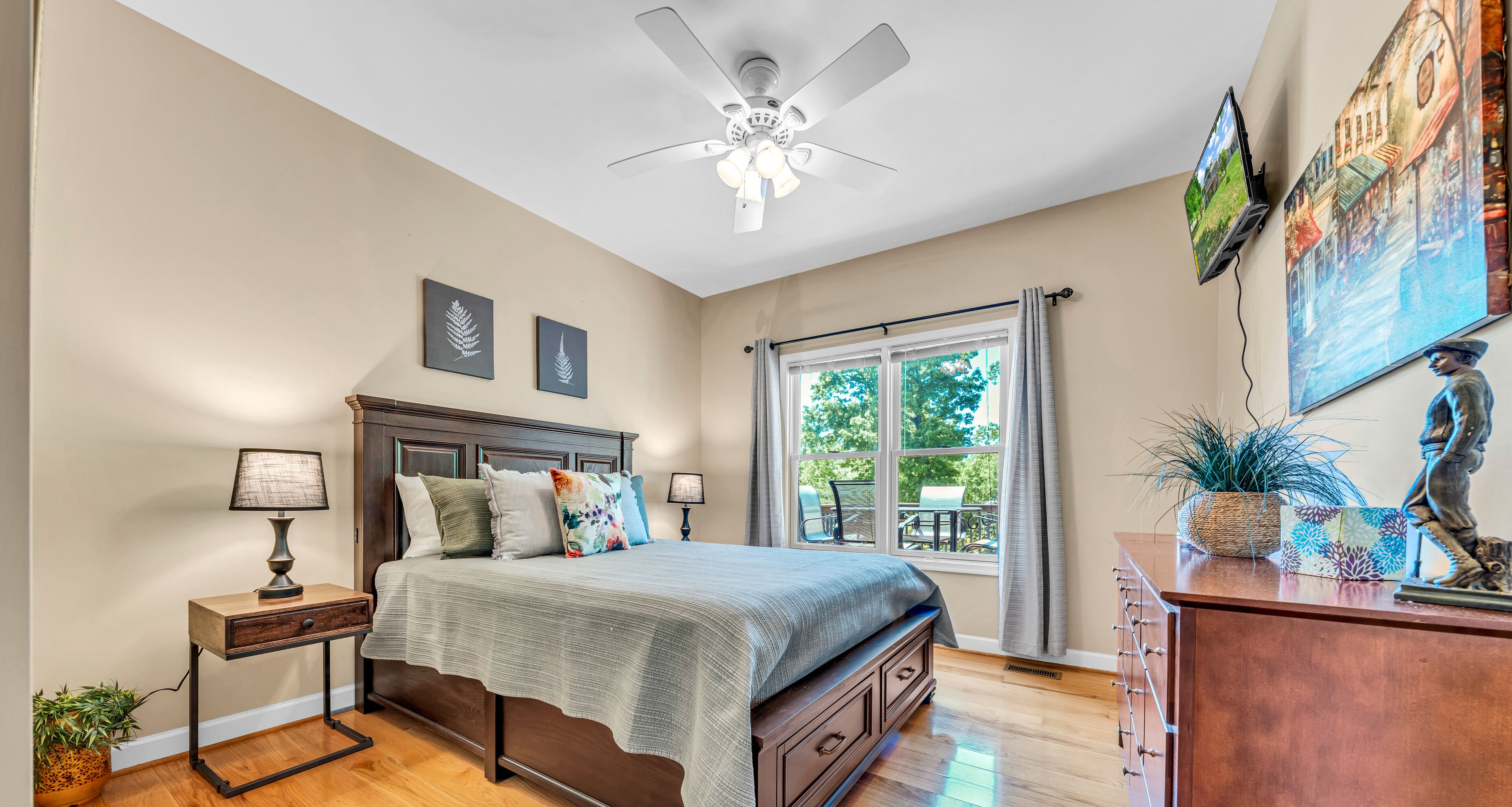 3 soverom, strykejern/-brett, reiseseng for barn og wi-fi