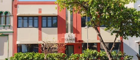 Fachada de la propiedad