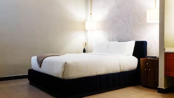 Quarto, 1 cama Queen | 1 quarto, roupas de cama premium, cortinas blackout
