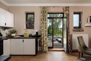 Interior - Finken-galerie: Ganz nah an Potsdam und Berlin & Umgeben von Wald und Havelseen (Schwielowsee)