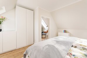 1 chambre, bureau, fer et planche à repasser, Wi-Fi