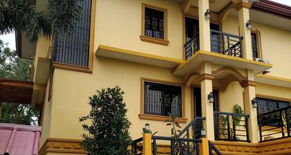 Ascher Vacation 4-bedroom cozy house with AC and WiFi in enjoyable San Juan