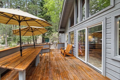 Spacious Home in Olympic Valley, Private Hot Tub, on Shuttle Route!