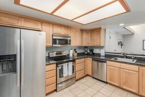 Mikrowelle, Ofen, Herdplatte, Geschirrspüler