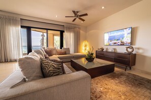 Living area - Luxury Oceanfront Villa at Puerta Cortés Resort -Beach Club, Jacuzzi & Golf Cart (La Paz)