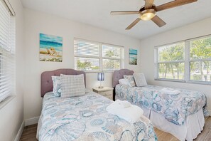 3 bedrooms, iron/ironing board, Internet, bed sheets