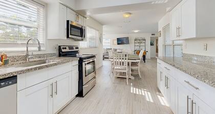 Beautiful & airy dog-friendly home near the beach with private pool, yard, grill