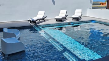 Piscine extérieure, piscine chauffée