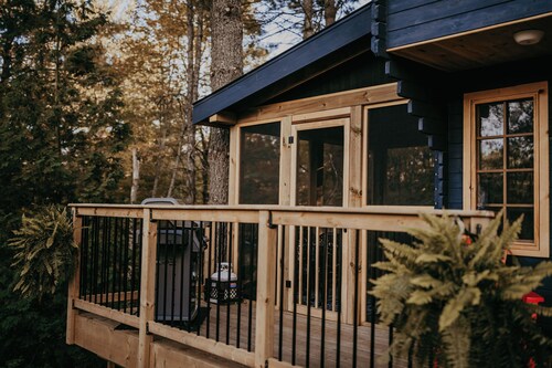 Off-Grid Summer Getaway | BBQ & Patio | Glamphouse