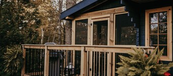 Off-Grid Summer Getaway | BBQ & Patio | Glamphouse