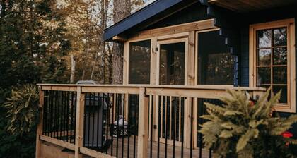 Off-Grid Summer Getaway | BBQ & Patio | Glamphouse