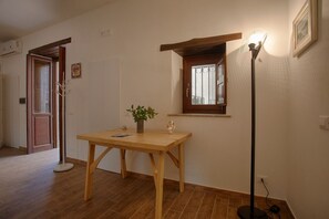 Interior - GuestHost - Erice's Lovely Apartment with Balcony and Terrace (Erice)