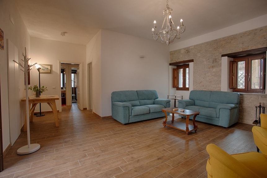 Guesthost - Erice's Lovely Apartment With Balcony And Terrace - Erice