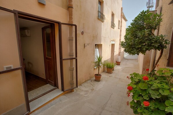 Exterior detail - GuestHost - Erice's Lovely Apartment with Balcony and Terrace (Erice)