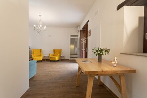 Interior - GuestHost - Erice's Lovely Apartment with Balcony and Terrace (Erice)