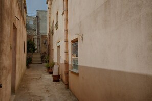 Property grounds - GuestHost - Erice's Lovely Apartment with Balcony and Terrace (Erice)