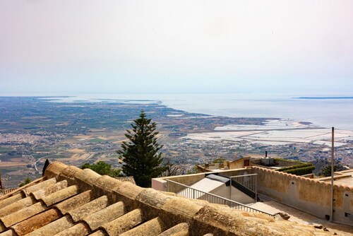 GuestHost - Erice's Lovely Apartment with Balcony and Terrace