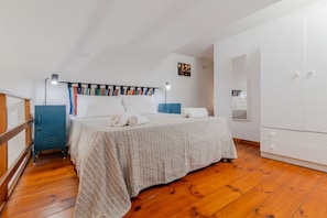1 habitación, tabla de planchar con plancha, wifi y ropa de cama