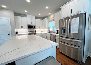 Fridge, microwave, oven, stovetop - Family Fun, New 3 BDR Home Near Canyon Lake! (Canyon Lake)