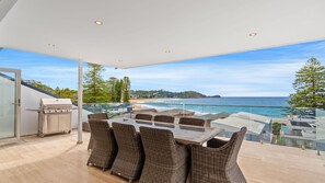 Outdoor dining - Absolutely Avoca - beautiful views for the family (Avoca Beach)