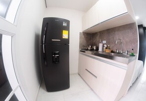 Comfort Apartment, Multiple Beds, Patio, City View | Private kitchen