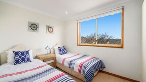 3 makuuhuonetta, silitysrauta/-lauta, internet, vuodevaatteet