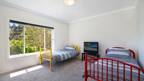 4 chambres, fer et planche à repasser, Wi-Fi, draps fournis