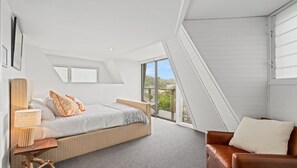 2 habitaciones, tabla de planchar con plancha, internet y ropa de cama