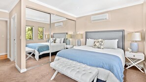 4 bedrooms, iron/ironing board, Internet, bed sheets