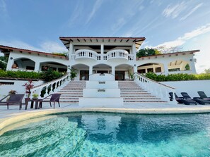 Outdoor pool - Amazing Ocean-View 4-BR Villa / Casa Linda / 5 minutes walk to the beach! (Guanacaste Province)