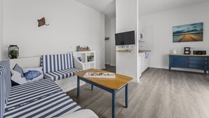 TV - Casa Azul by Escape Home (Cueva Azul) (Haría)