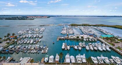 Historic & Stylish 1-Bedroom Apartment in the Heart of Downtown Fort Pierce