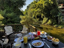Desayuno buffet incluido todos los días 