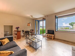 Televisie en een open haard